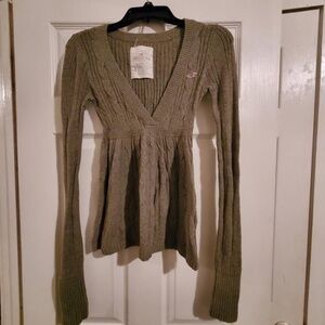 Hollister Women's Olive Sweater
